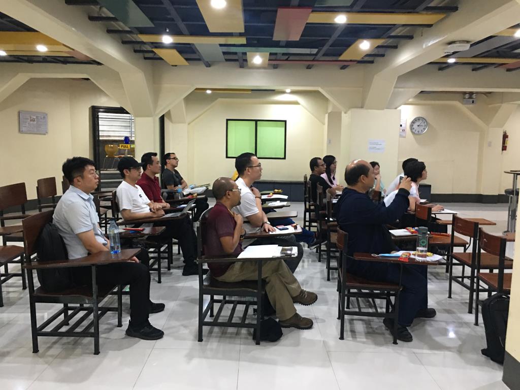 圣卡洛斯大学博物馆和图书馆和商学院，菲同凡想系列之十三