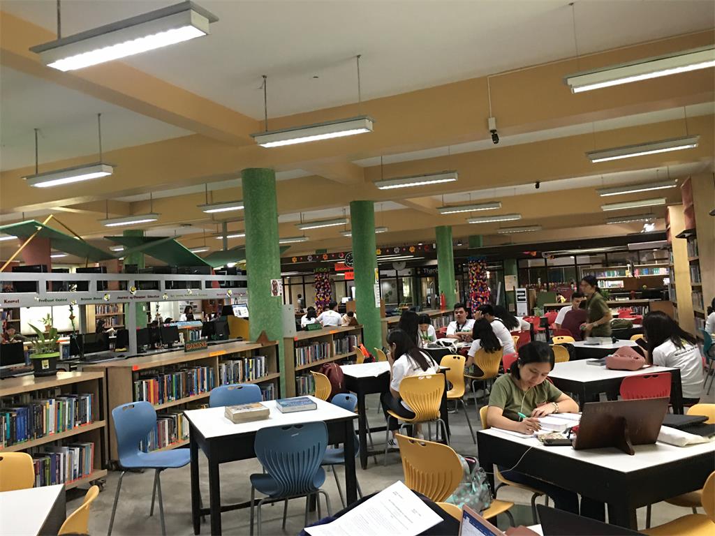 圣卡洛斯大学博物馆和图书馆和商学院，菲同凡想系列之十三